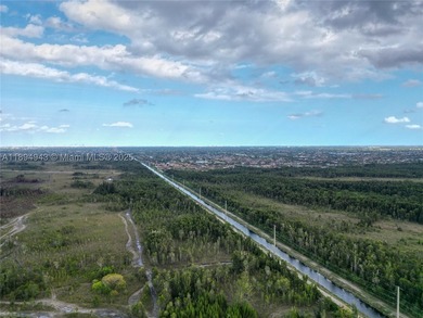 Lowest price in the area! Perfect opportunity for investors and - photo 1