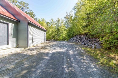 Discover year-round lakeside living with this inviting 3-bedroom - photo 7