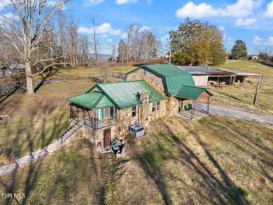 Well-maintained home on just over an acre of private land in the - photo 38