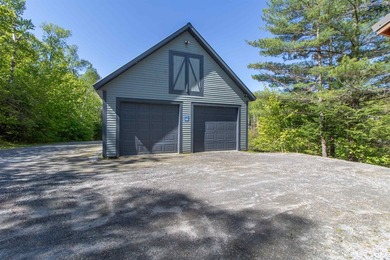 Discover year-round lakeside living with this inviting 3-bedroom - photo 9