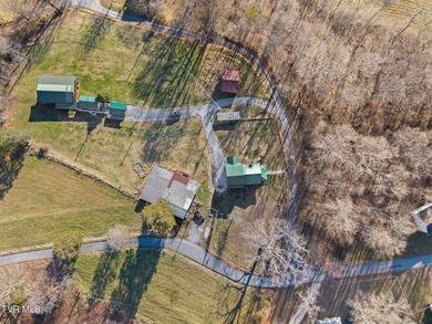 Well-maintained home on just over an acre of private land in the - photo 42