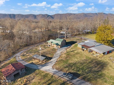 Well-maintained home on just over an acre of private land in the - photo 44