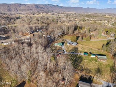 Well-maintained home on just over an acre of private land in the - photo 46