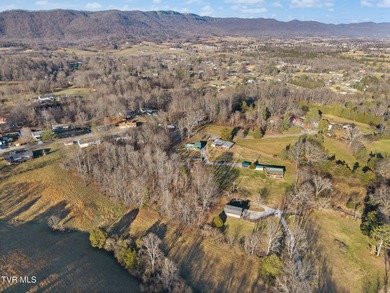 Well-maintained home on just over an acre of private land in the - photo 48