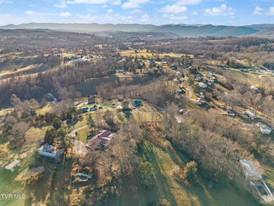 Well-maintained home on just over an acre of private land in the - photo 49