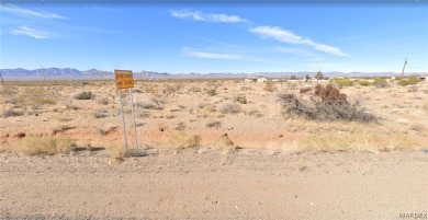 (private lake, pond, creek) Acreage For Sale in Golden Valley Arizona