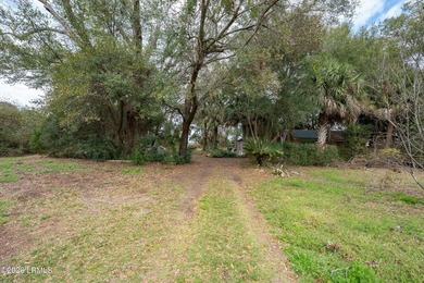 A Rare Find In The Highly Desirable Spanish Wells Area Of Hilton - photo 4