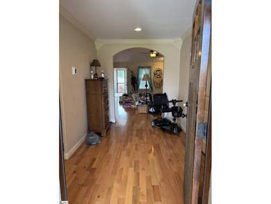HANDICAP ACCESSIBLE! Welcome home to this beautifully maintained - photo 2