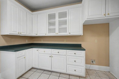 GOLF COURSE LIVING IN RIVER POINTE! Nestled on a quiet - photo 12