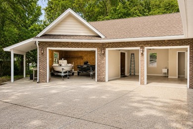 Custom-built home with flexible living space, oversized 3-car - photo 7