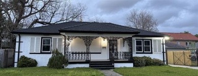 Lake Pontchartrain Home For Sale in New Orleans Louisiana