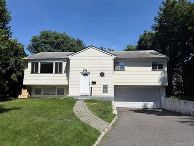 Great Neck Estates Sunny South Facing Sunny Hi-Ranch! Open Floor - photo 1