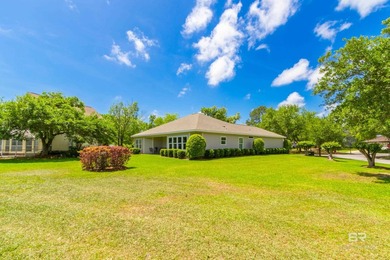 Welcome to this immaculate custom-built home in Pinehurst - photo 7