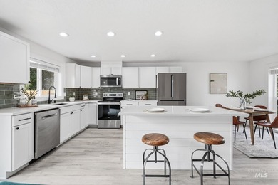 Welcome home to this beautifully updated mid-century home in one - photo 6