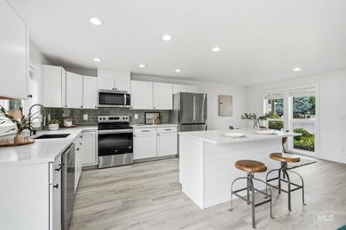 Welcome home to this beautifully updated mid-century home in one - photo 7