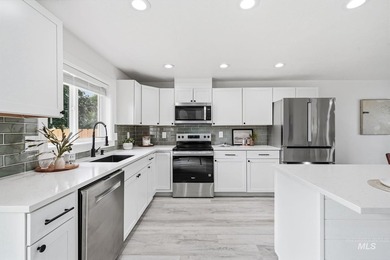 Welcome home to this beautifully updated mid-century home in one - photo 9