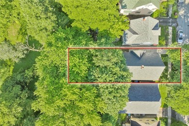 Welcome to 10 Menlo Place! Nestled on one of Rochester's most - photo 5
