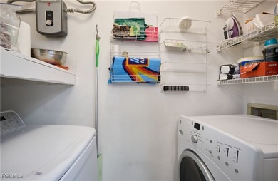 Location! Location! Location! This TURNKEY beautiful 2 bedroom 2 - photo 21