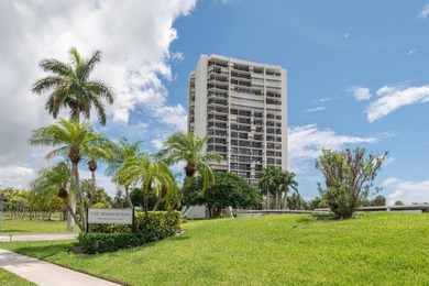 Enjoy the Magnificent panoramic views of the Golf Course & Lake - photo 33