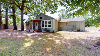 5885 FM 3065 - Lake Home For Sale in Colmesneil, Texas