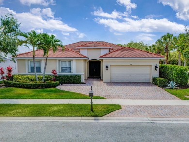 Lake Home For Sale in Palm Beach Gardens, Florida