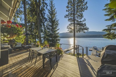 Welcome to an extraordinary opportunity on the shores of Payette - photo 2