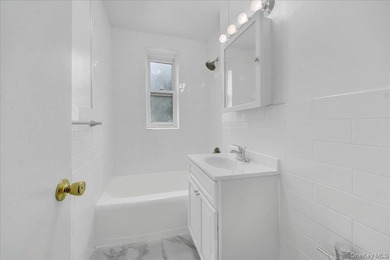 ALL UTILITIES INCLUDED AND FULLY RENOVATED!!!! Welcome to - photo 11