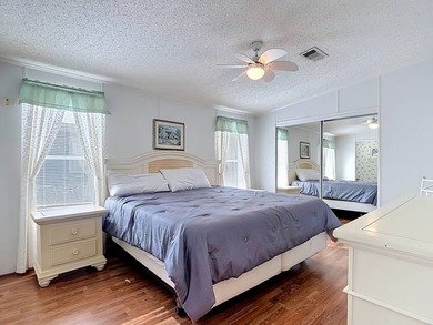 TURNKEY - Move Right In! If you've been waiting for a home that - photo 22