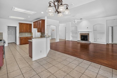 Beautifully maintained single-story home offering 2,400 sq. ft - photo 8