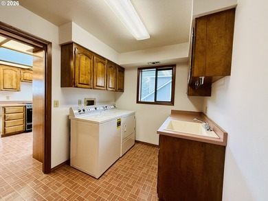 Tucked into a quiet cul-de-sac within the gated 55+ Brookhaven - photo 12