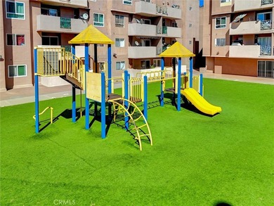 NEW LOW PRICE - NEW LOW PRICE - Spacious bedrooms with walk-in - photo 19