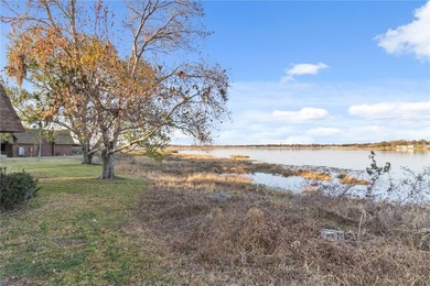 Welcome to this two-story, 2 bedroom, 1.5 bath townhouse in the - photo 21