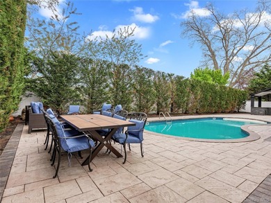 Welcome to the perfect blend of luxury and comfort located in - photo 6