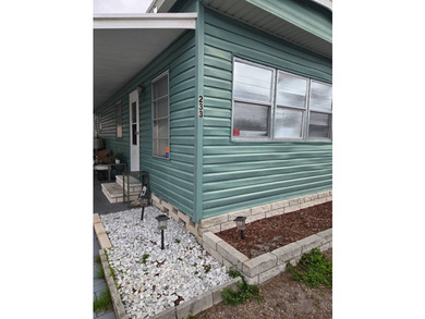 Looking to purchase a smaller home or downsize? This home has - photo 4