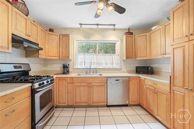 Charming 3-bedroom, 2-bath bungalow in a highly desirable - photo 11