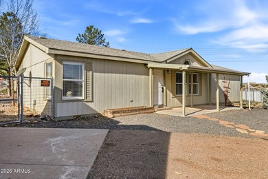 Country living In the heart of Snowflake AZ! Comfortable family - photo 2