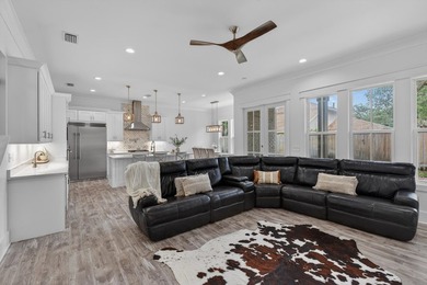 Built in 2021 by renowned local builder Damian Curtis, this 2 - photo 12