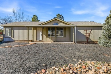 Country living In the heart of Snowflake AZ! Comfortable family - photo 3