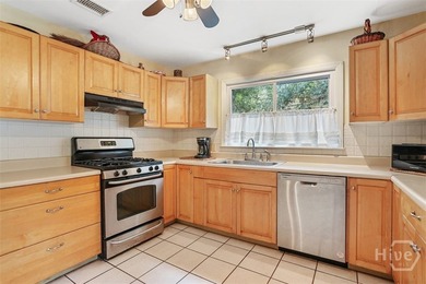 Charming 3-bedroom, 2-bath bungalow in a highly desirable - photo 13