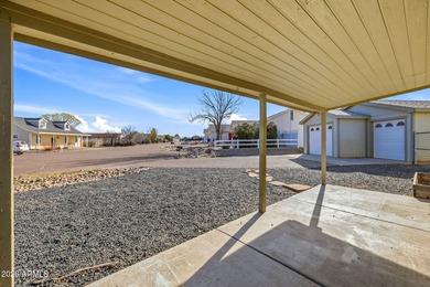Country living In the heart of Snowflake AZ! Comfortable family - photo 4