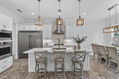 Built in 2021 by renowned local builder Damian Curtis, this 2 - photo 15