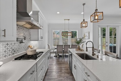 Built in 2021 by renowned local builder Damian Curtis, this 2 - photo 16