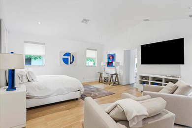 This exceptional and fully renovated one-story 5-bedroom, 5-bath - photo 16