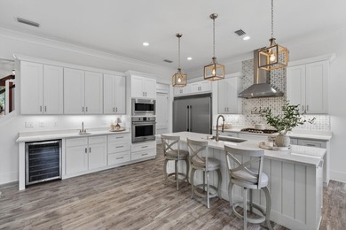 Built in 2021 by renowned local builder Damian Curtis, this 2 - photo 18