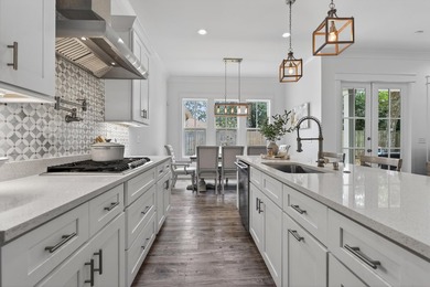 Built in 2021 by renowned local builder Damian Curtis, this 2 - photo 23