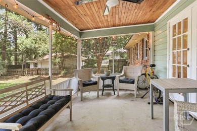 Charming 3-bedroom, 2-bath bungalow in a highly desirable - photo 27