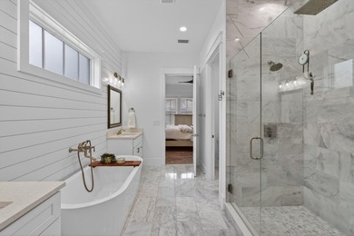 Built in 2021 by renowned local builder Damian Curtis, this 2 - photo 33
