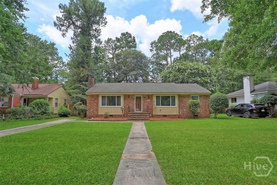 Charming 3-bedroom, 2-bath bungalow in a highly desirable - photo 34