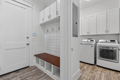 Built in 2021 by renowned local builder Damian Curtis, this 2 - photo 42