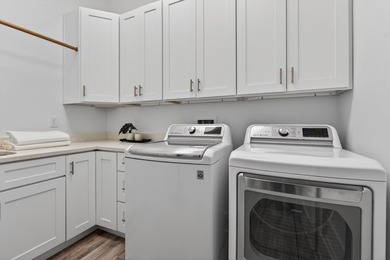 Built in 2021 by renowned local builder Damian Curtis, this 2 - photo 44